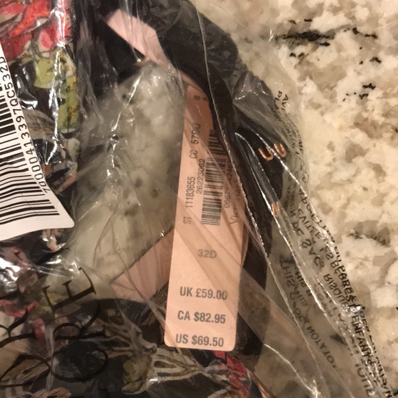 Victoria’s Secret - Dream Angels Push Up Bra/Panty - Picture 10 of 12